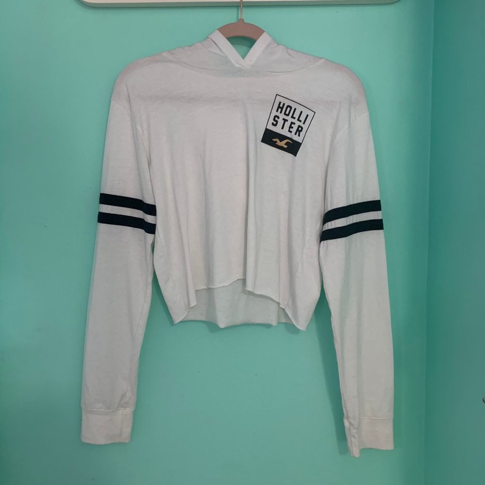 Hollister cropped long sleeve shirt